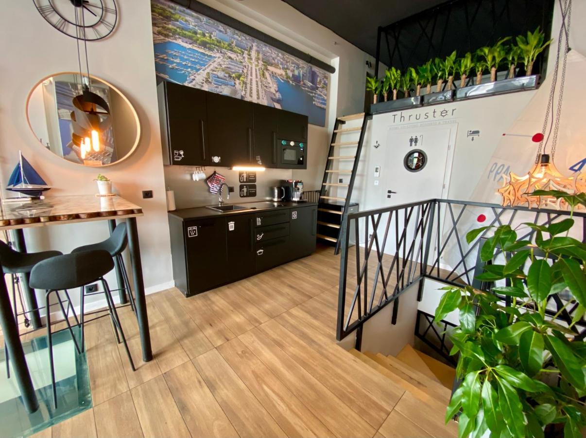 Thruster - Rooms, Kitchen, Chill-Out Zone-Netflix, Lobby-Netflix Гдыня Экстерьер фото